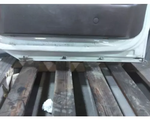 VOLVO VNL 1999-2025 DOOR ASSEMBLY, FRONT