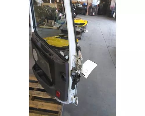 VOLVO VNL 1999-2025 DOOR ASSEMBLY, FRONT