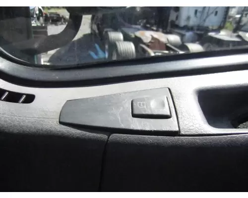 VOLVO VNL 1999-2025 DOOR ASSEMBLY, FRONT