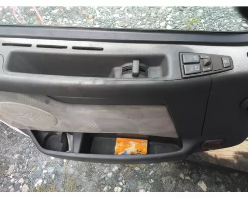 VOLVO VNL 1999-2025 DOOR ASSEMBLY, FRONT