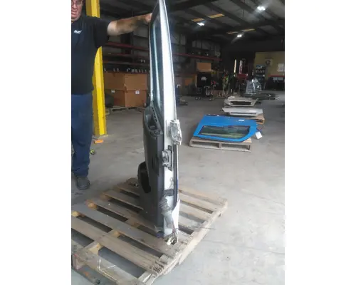 VOLVO VNL 1999-2025 DOOR ASSEMBLY, FRONT