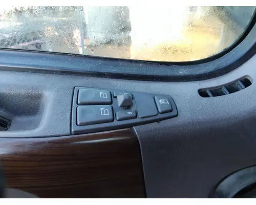 VOLVO VNL 1999-2025 DOOR ASSEMBLY, FRONT