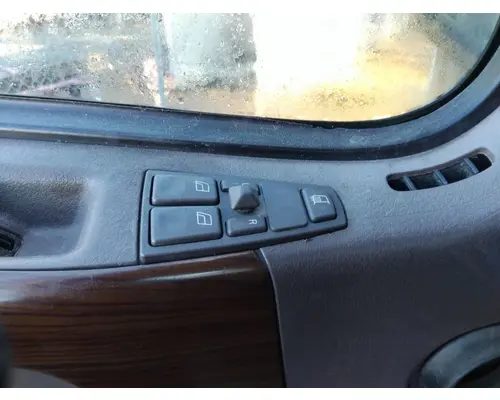 VOLVO VNL 1999-2025 DOOR ASSEMBLY, FRONT