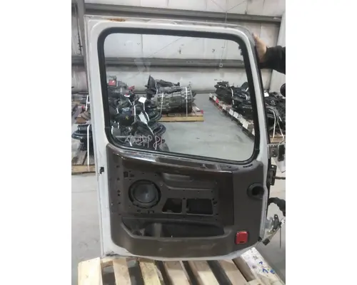 VOLVO VNL 1999-2025 DOOR ASSEMBLY, FRONT