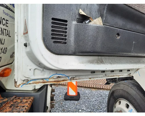 VOLVO VNL 1999-2025 DOOR ASSEMBLY, FRONT