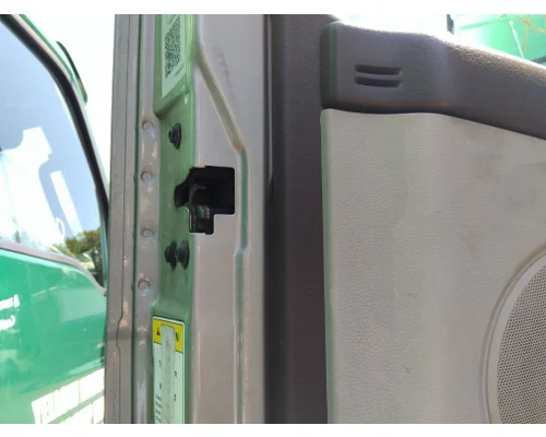 VOLVO VNL 1999-2025 DOOR ASSEMBLY, FRONT