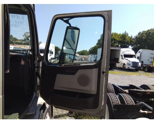 VOLVO VNL 1999-2025 DOOR ASSEMBLY, FRONT