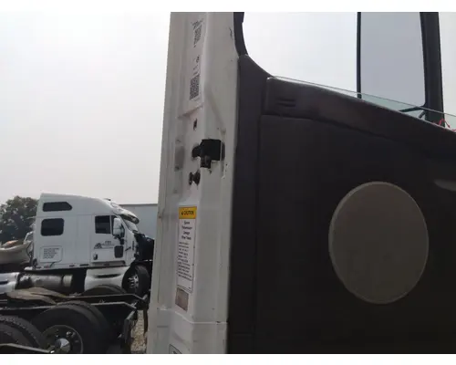 VOLVO VNL 1999-2025 DOOR ASSEMBLY, FRONT