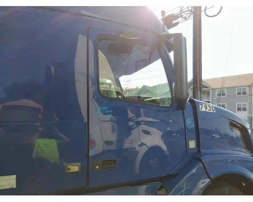 VOLVO VNL 1999-2025 DOOR ASSEMBLY, FRONT