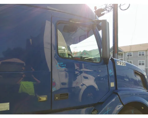 VOLVO VNL 1999-2025 DOOR ASSEMBLY, FRONT