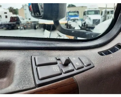 VOLVO VNL 1999-2025 DOOR ASSEMBLY, FRONT