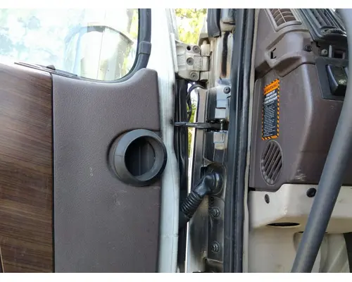 VOLVO VNL 1999-2025 DOOR ASSEMBLY, FRONT