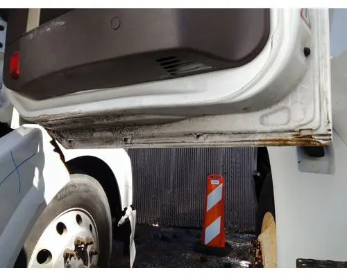 VOLVO VNL 1999-2025 DOOR ASSEMBLY, FRONT