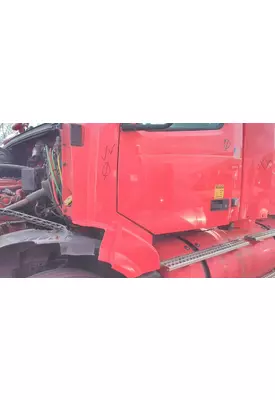 VOLVO VNL 1999-2025 DOOR ASSEMBLY, FRONT