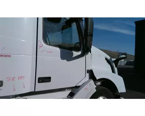 VOLVO VNL 1999-2025 DOOR ASSEMBLY, FRONT