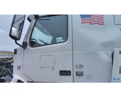 VOLVO VNL 1999-2025 DOOR ASSEMBLY, FRONT