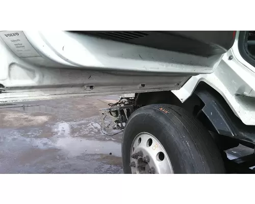 VOLVO VNL 1999-2025 DOOR ASSEMBLY, FRONT