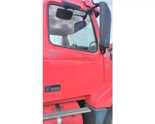 VOLVO VNL 1999-2025 DOOR ASSEMBLY, FRONT