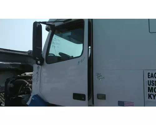 VOLVO VNL 1999-2025 DOOR ASSEMBLY, FRONT