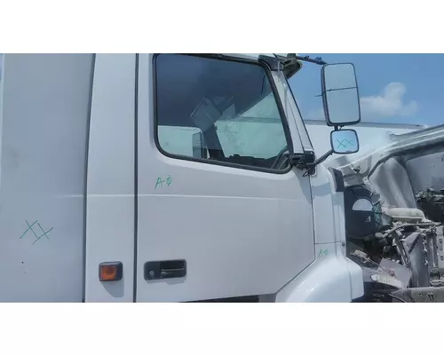 VOLVO VNL 1999-2025 DOOR ASSEMBLY, FRONT