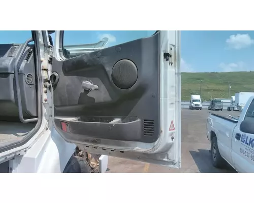 VOLVO VNL 1999-2025 DOOR ASSEMBLY, FRONT
