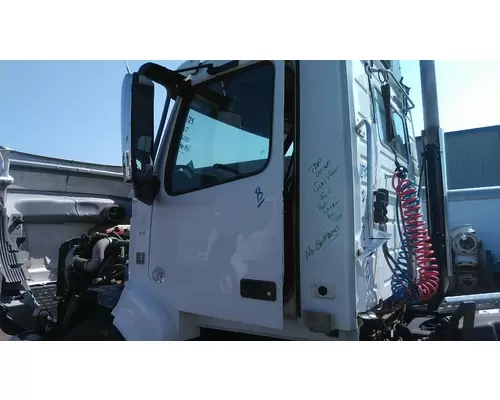 VOLVO VNL 1999-2025 DOOR ASSEMBLY, FRONT
