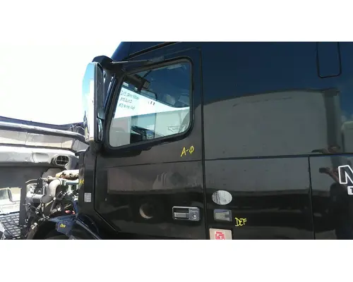 VOLVO VNL 1999-2025 DOOR ASSEMBLY, FRONT