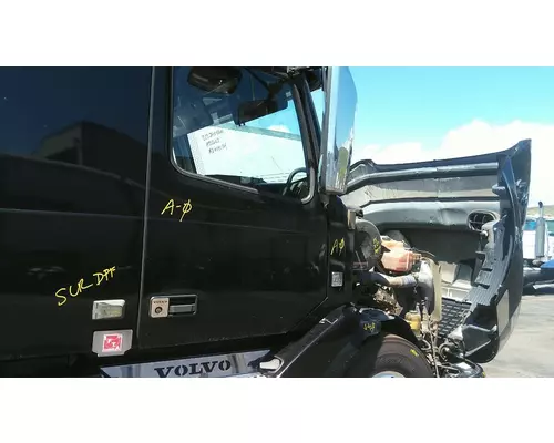 VOLVO VNL 1999-2025 DOOR ASSEMBLY, FRONT