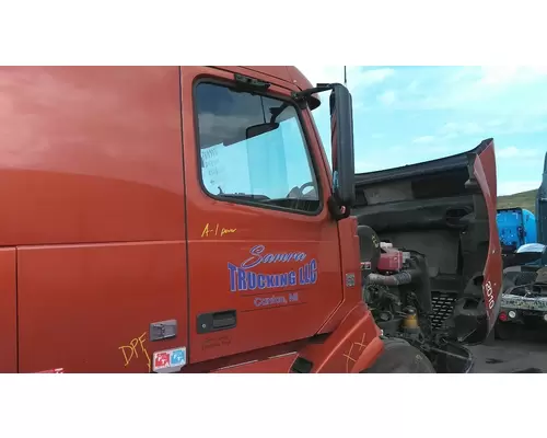 VOLVO VNL 1999-2025 DOOR ASSEMBLY, FRONT
