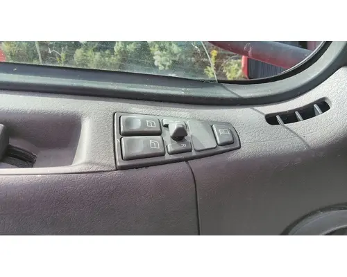 VOLVO VNL 1999-2025 DOOR ASSEMBLY, FRONT