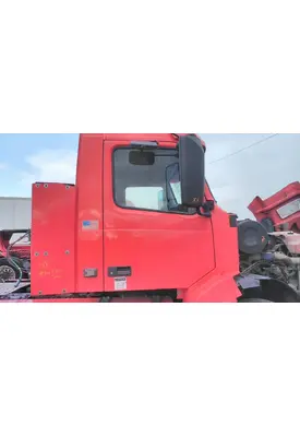 VOLVO VNL 1999-2025 DOOR ASSEMBLY, FRONT