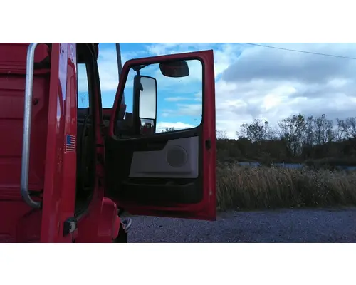 VOLVO VNL 1999-2025 DOOR ASSEMBLY, FRONT