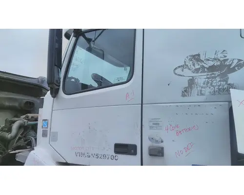 VOLVO VNL 1999-2025 DOOR ASSEMBLY, FRONT