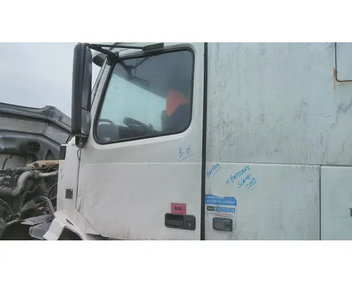 VOLVO VNL 1999-2025 DOOR ASSEMBLY, FRONT