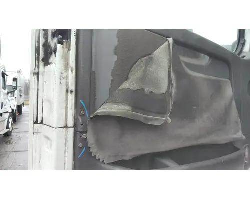 VOLVO VNL 1999-2025 DOOR ASSEMBLY, FRONT