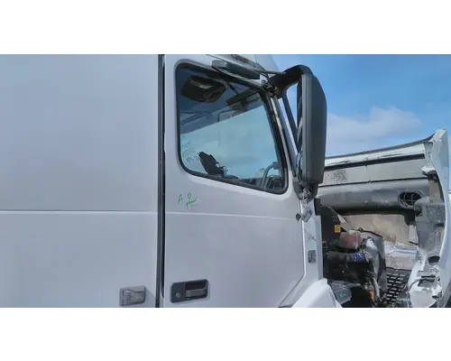 VOLVO VNL 1999-2025 DOOR ASSEMBLY, FRONT
