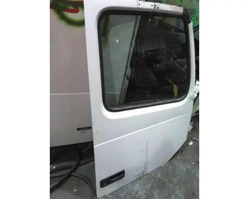 VOLVO VNL 1999-2025 DOOR ASSEMBLY, FRONT