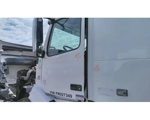 VOLVO VNL 1999-2025 DOOR ASSEMBLY, FRONT