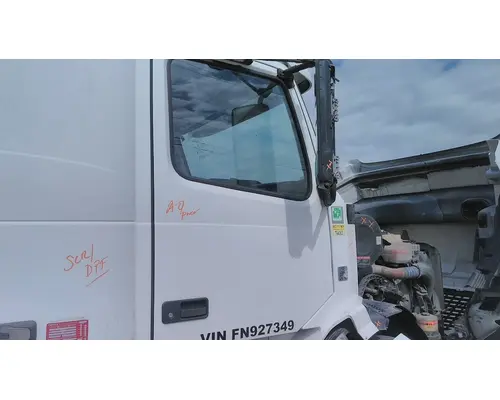 VOLVO VNL 1999-2025 DOOR ASSEMBLY, FRONT