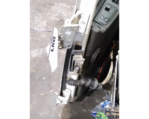 VOLVO VNL 1999-2025 DOOR ASSEMBLY, FRONT