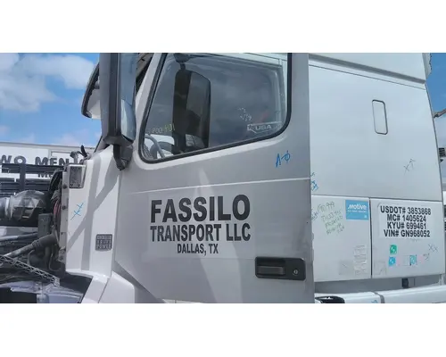 VOLVO VNL 1999-2025 DOOR ASSEMBLY, FRONT