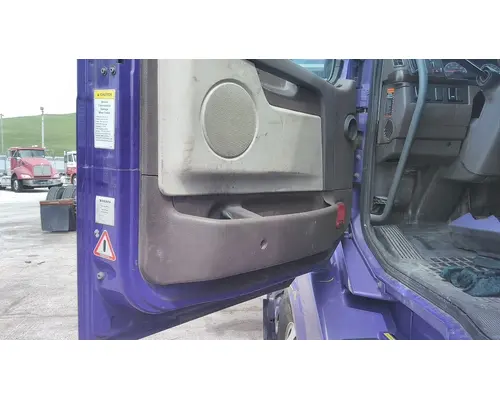 VOLVO VNL 1999-2025 DOOR ASSEMBLY, FRONT