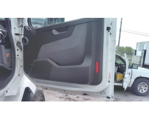 VOLVO VNL 1999-2025 DOOR ASSEMBLY, FRONT