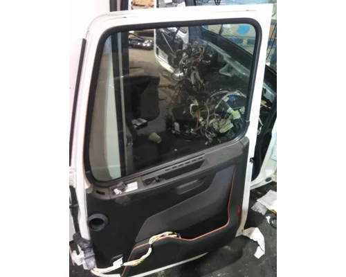 VOLVO VNL 1999-2025 DOOR ASSEMBLY, FRONT