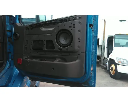 VOLVO VNL 1999-2025 DOOR ASSEMBLY, FRONT