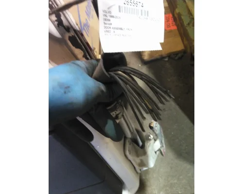 VOLVO VNL 1999-2025 DOOR ASSEMBLY, FRONT