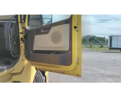 VOLVO VNL 1999-2025 DOOR ASSEMBLY, FRONT
