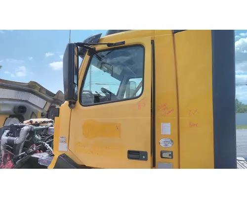 VOLVO VNL 1999-2025 DOOR ASSEMBLY, FRONT