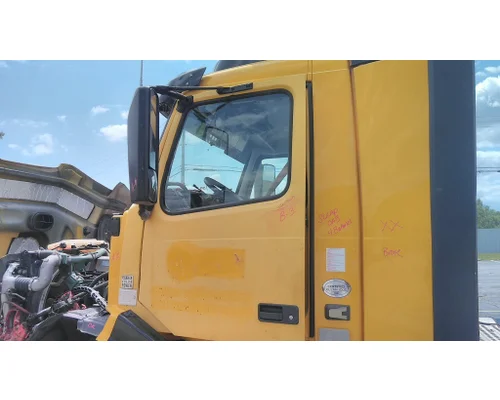 VOLVO VNL 1999-2025 DOOR ASSEMBLY, FRONT