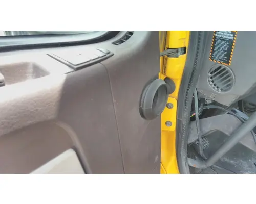 VOLVO VNL 1999-2025 DOOR ASSEMBLY, FRONT